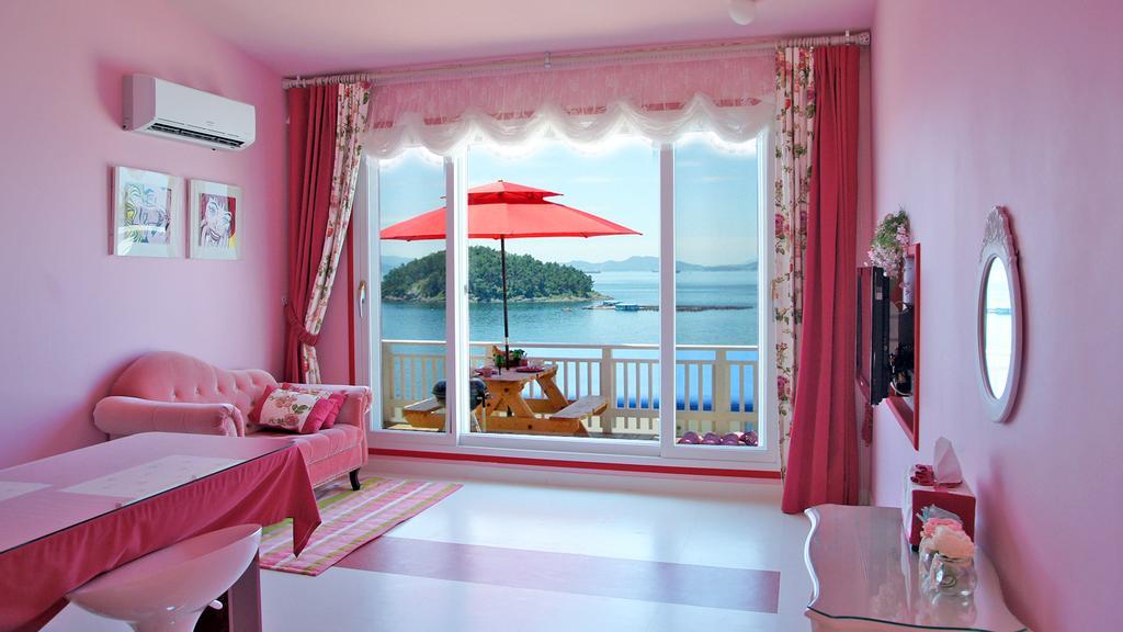 Blue & White Pension Namhae Ngoại thất bức ảnh
