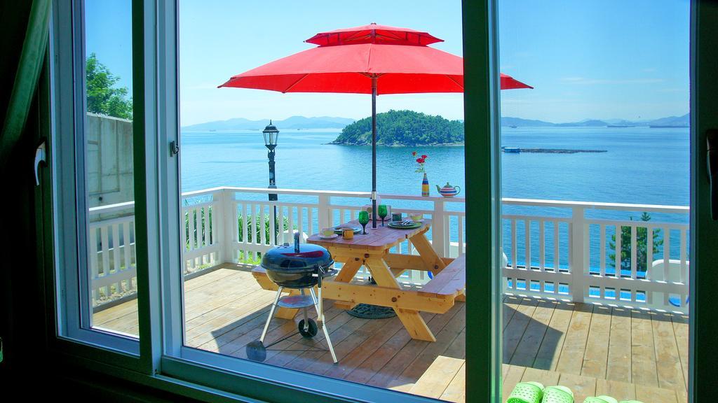 Blue & White Pension Namhae Ngoại thất bức ảnh