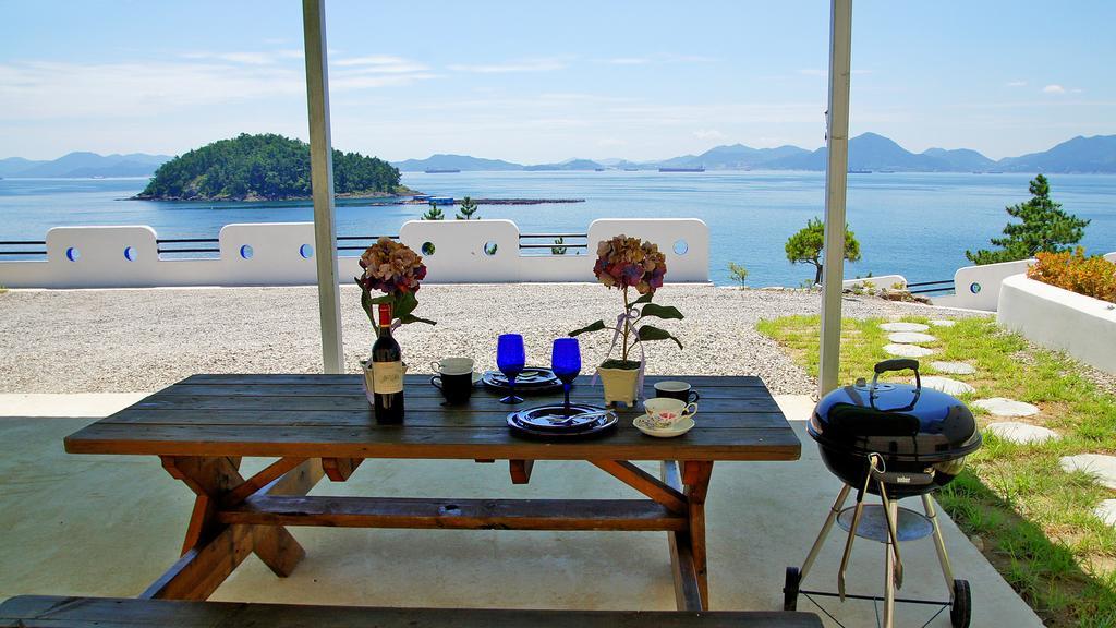Blue & White Pension Namhae Ngoại thất bức ảnh