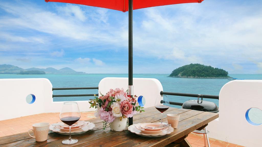 Blue & White Pension Namhae Ngoại thất bức ảnh