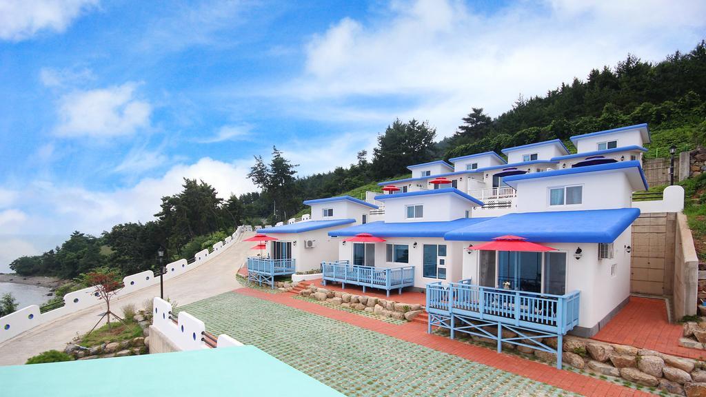 Blue & White Pension Namhae Ngoại thất bức ảnh