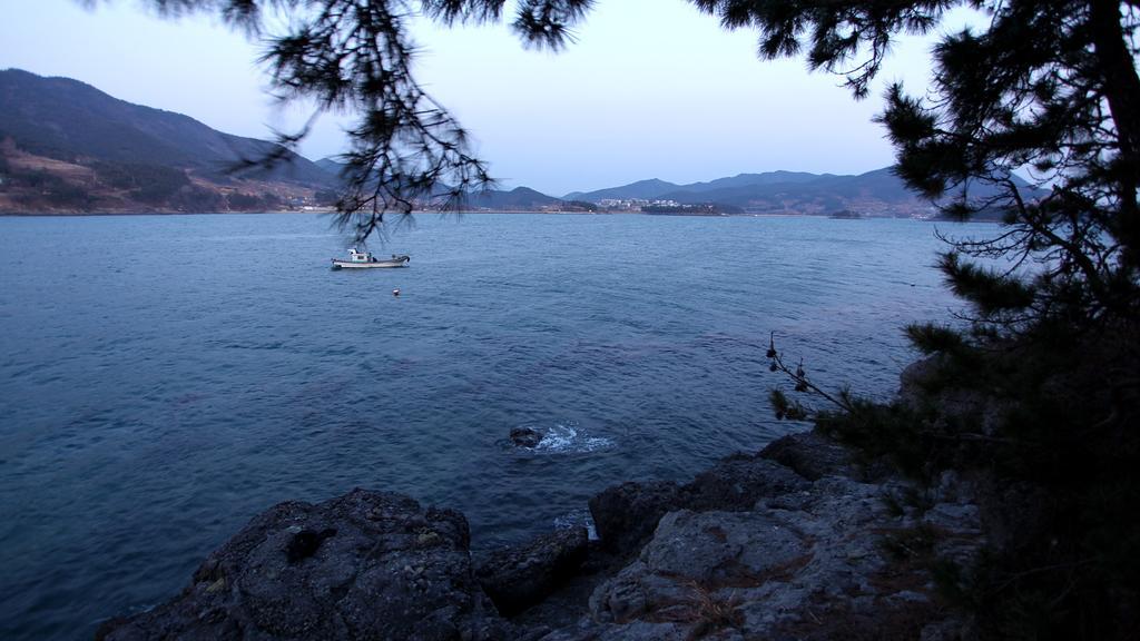 Blue & White Pension Namhae Ngoại thất bức ảnh