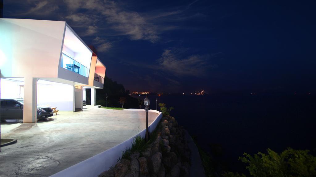 Blue & White Pension Namhae Ngoại thất bức ảnh